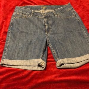 Riders by Lee Shorts - Denim Bermuda’s Riders by Lee Shorts - Denim Bermuda’s